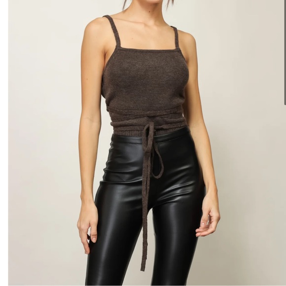 Line & Dot - Picture 2 of 3